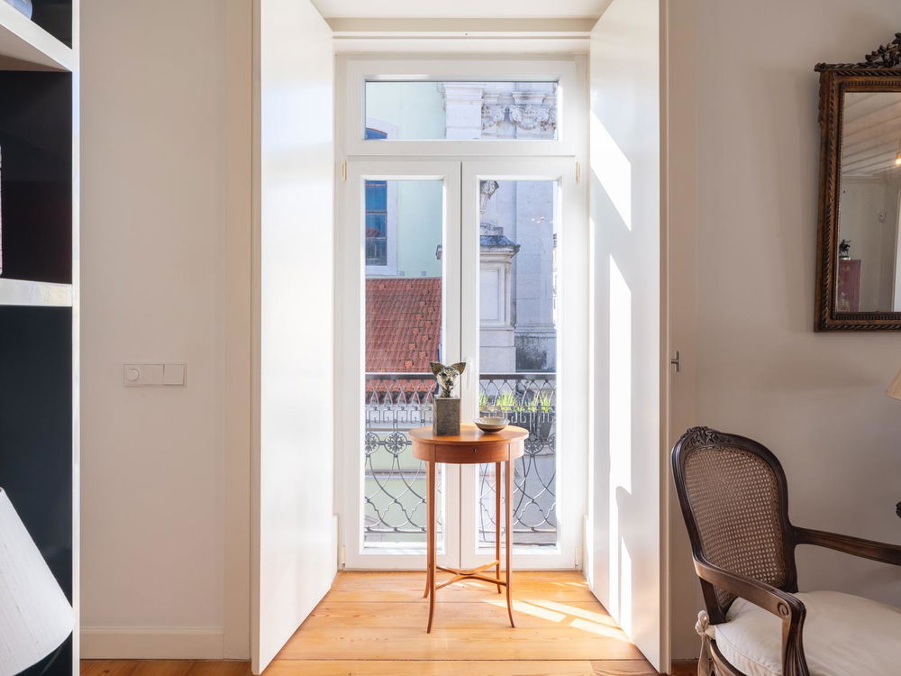 3- bedroom flat with terrace | 261 m2 in Chiado 691891677