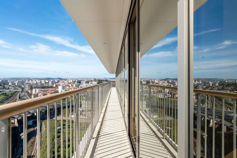 4+1-bedroom apartment with a terrace in Campolide, Lisbon 3003956022