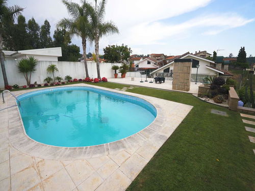 4-bedroom house with swimming pool and garden in Jovim, Gondomar 1555930525