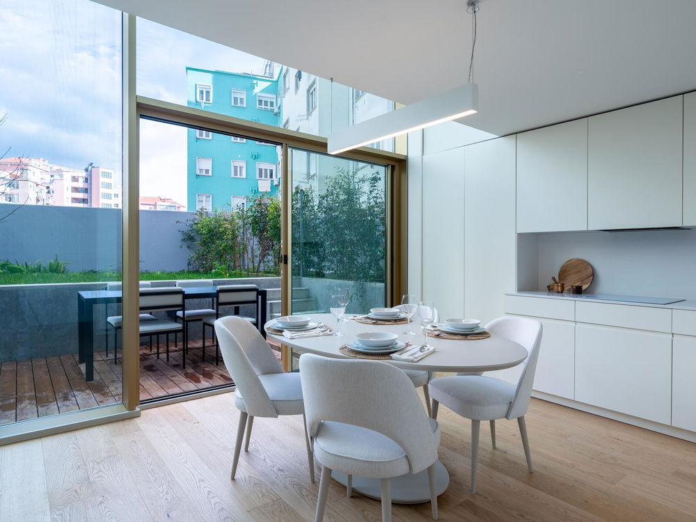 1 bedroom duplex with mezzanine and garden in Avenidas Novas 4027900634