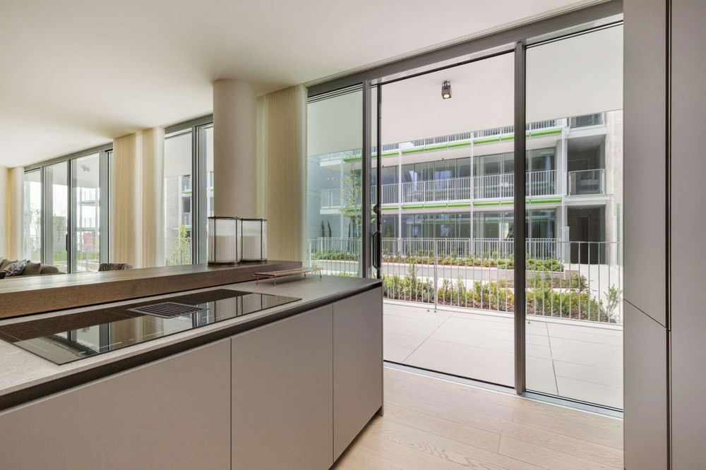 3 bedroom apartment with balcony and parking, Braço de Prata 2347233678