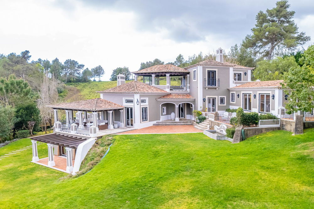 7+3-bedroom villa located in Moinho do Torrado, Galamares, Sintra 2616158303