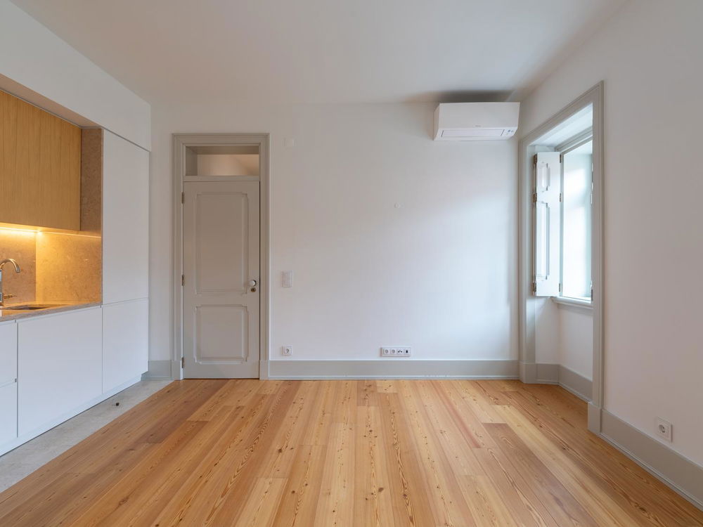 Apartamento T2 renovado em São Vicente, Lisboa 3755886285