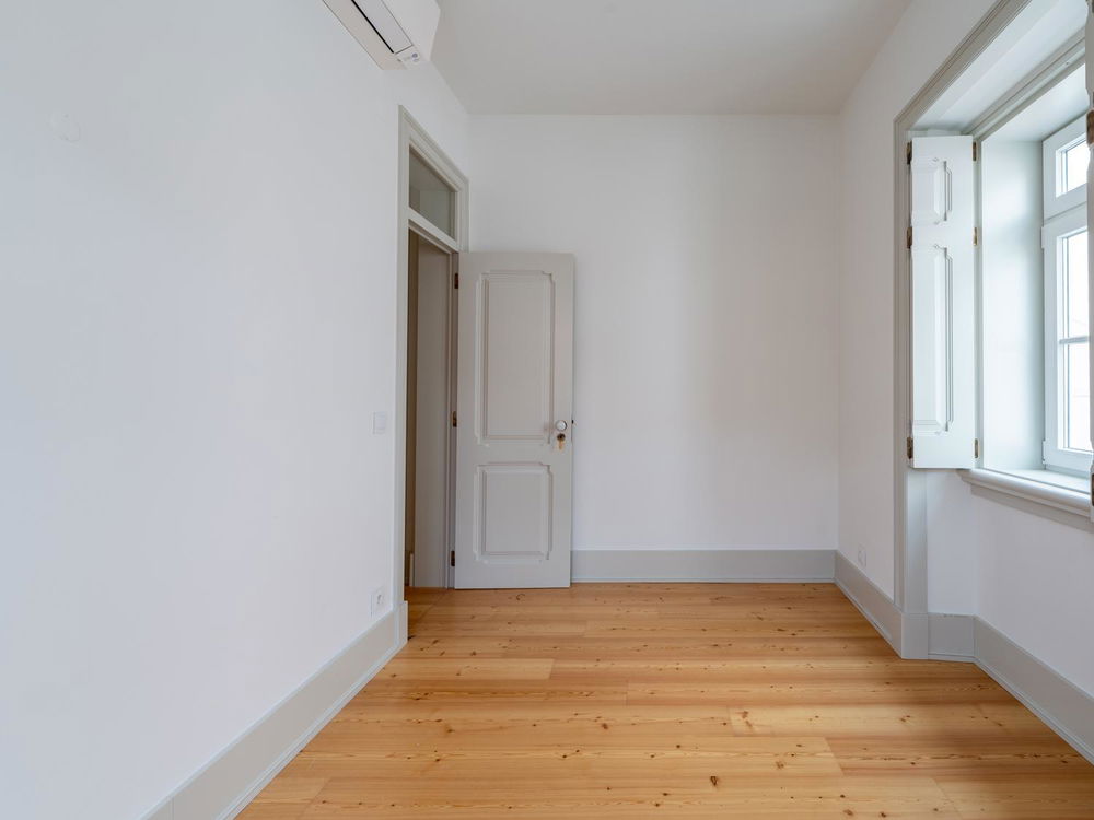 Apartamento T2 renovado em São Vicente, Lisboa 3755886285