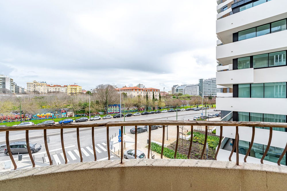 3-bedroom flat with balcony in Amoreiras, Lisbon 998098794