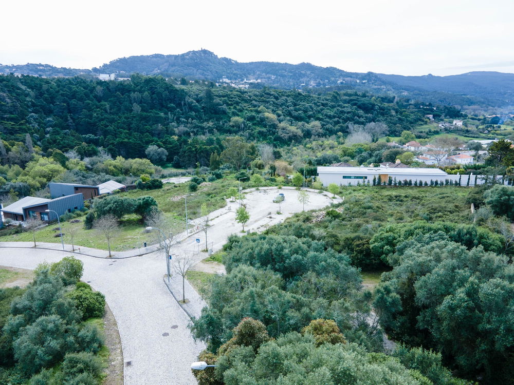 Urban land with 1,106 sqm for sale in Sintra 2836192835