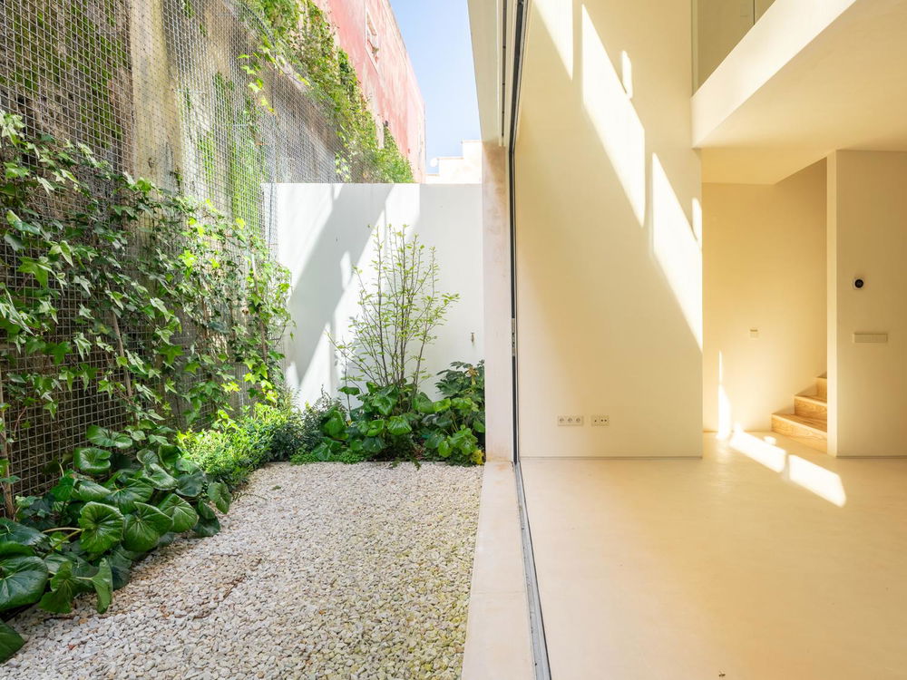 Contemporary 3+1-Bedroom Villa, Private Patio, Marvila, Lisbon 3907551100