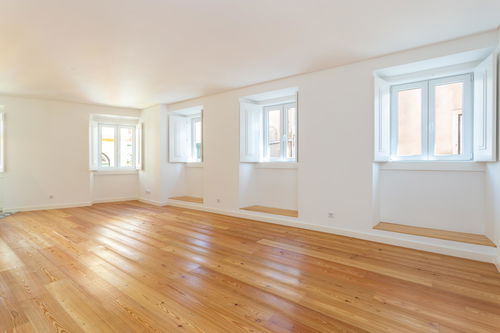 Apartamento T2 situado na Rua do Terreirinho, junto ao Martim Moniz. 4179517630