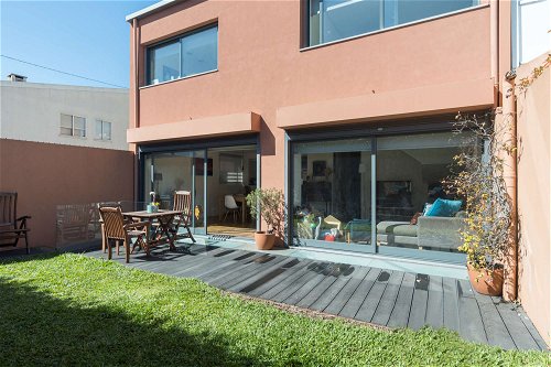 Renovated 3+1-bedroom house with garage and garden in Porto 23007264