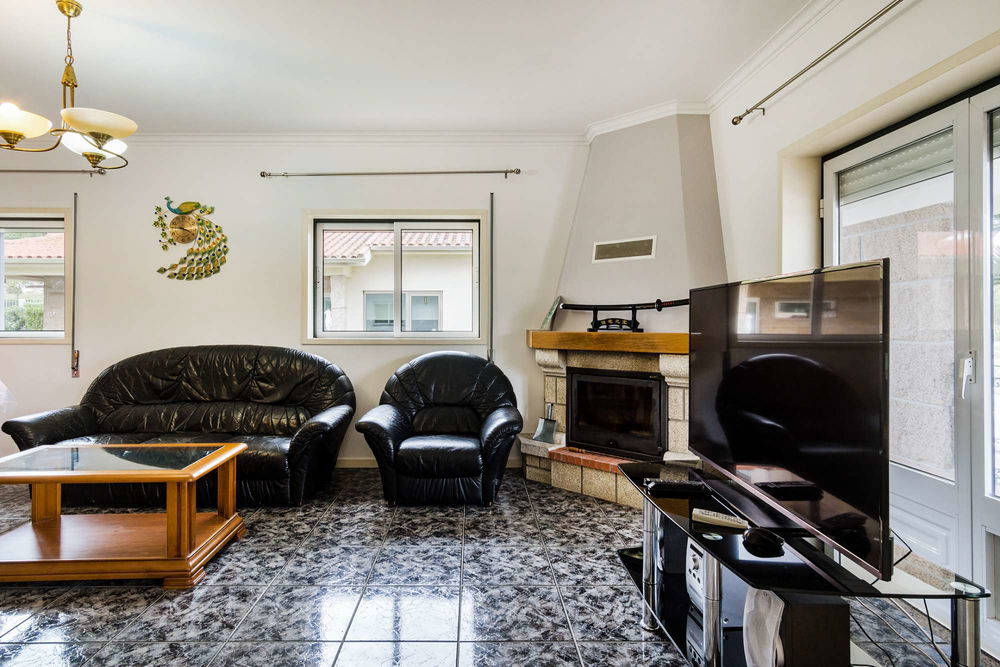 Renovated 3-bedroom villa in Celorico de Basto 2327599111