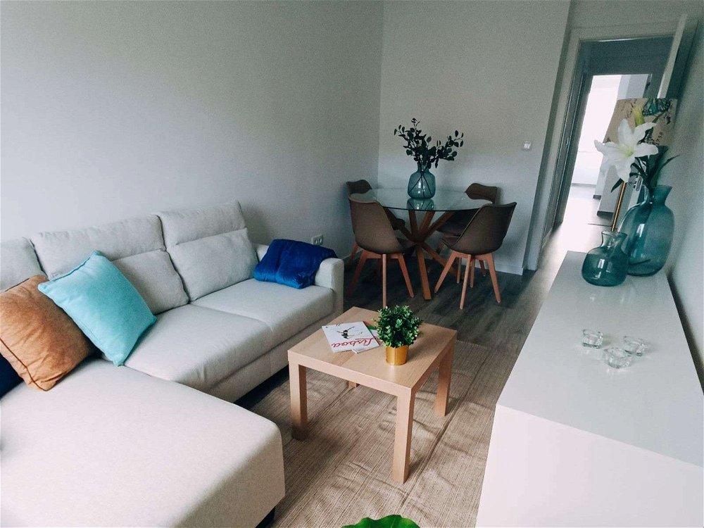 Renovated 2-bedroom apartment with mezzanine in Laranjeiras, Lisbon 2566681918