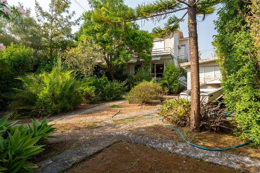 4-bedroom semi-detached villa with garden in São João do Estoril 2807813548
