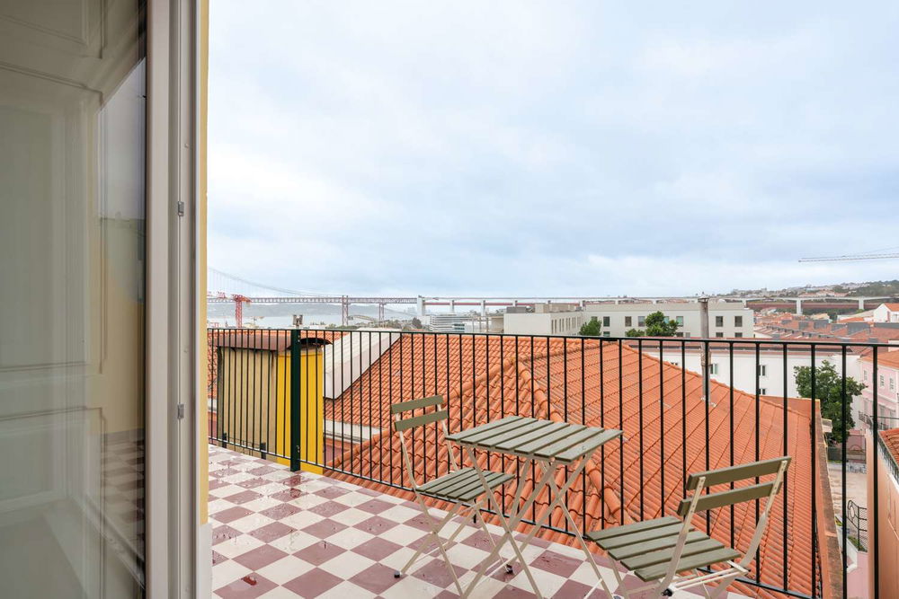 4+2-bedroom renovated flat with views over the River Tagus, in Lapa, Lisbon 3018886429