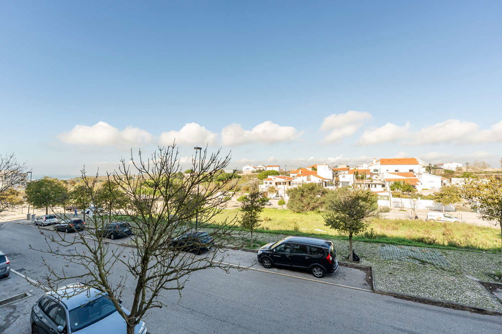 2-Bedroom Apartment with Balcony and Parking in , Costa da Caparica 3059738673