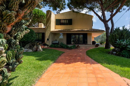 Traditional-style 4-bedroom villa in Colares, Sintra 333309721