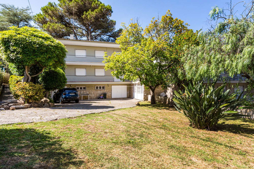 Set of two 6-bedroom semi-detached houses in Monte Estoril 4198919390