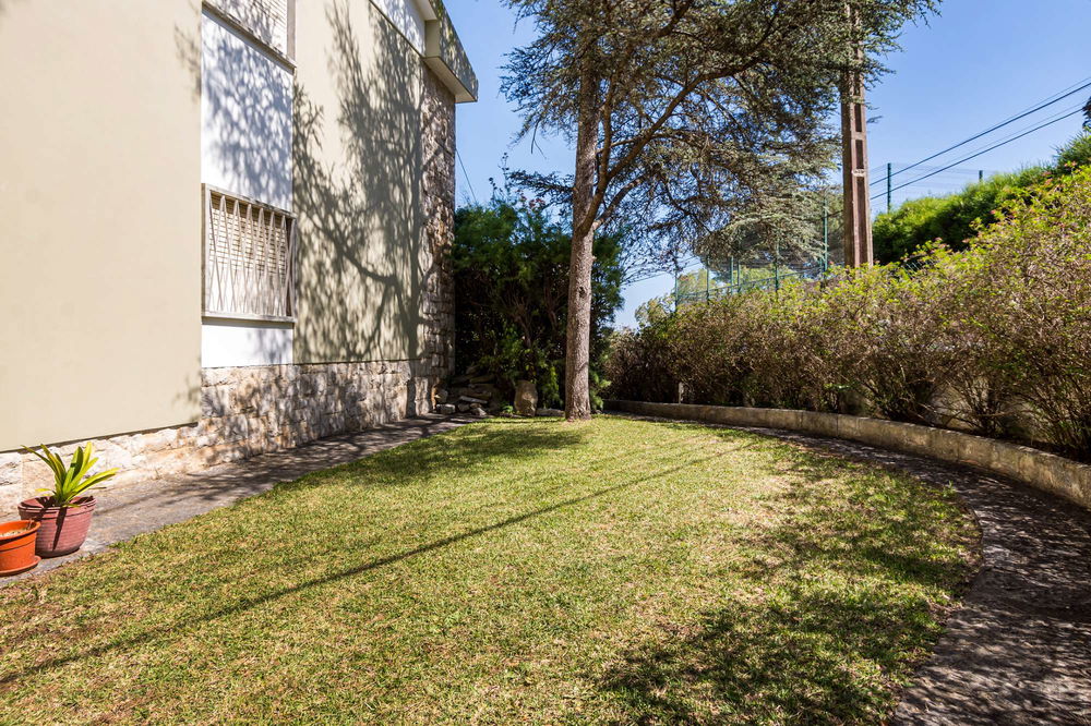 Set of two 6-bedroom semi-detached houses in Monte Estoril 4198919390