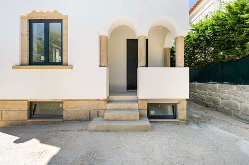 3-bedroom house converted into 4-bedrooms with a swimming pool in Serralves, Porto 4211687592