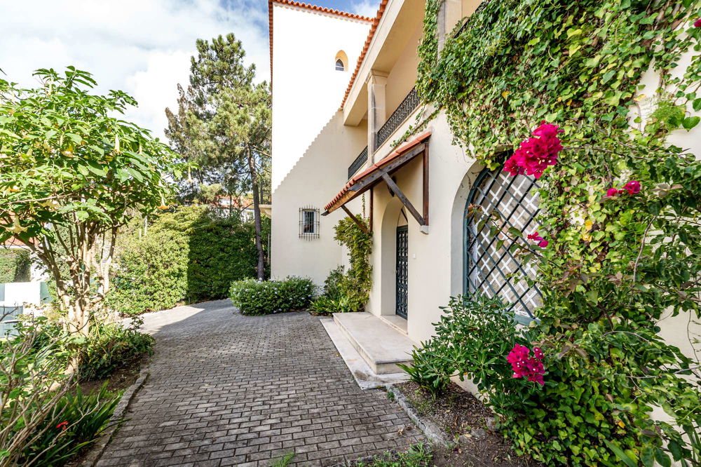 House with 629 sqm in Monte Estoril 556858881