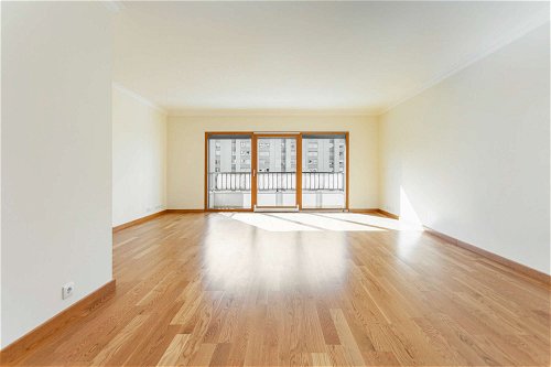 3-bedroom apartment with balcony and garage in Lumiar, Lisbon 611388314