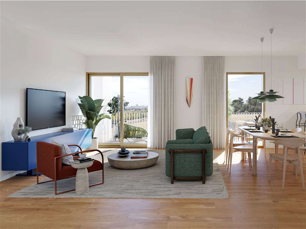 3-bedroom apartment with parking in Uptown Lisbon 692650238