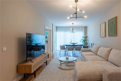 3 bedroom apartment with balcony and parking in Avenidas Novas 730724288