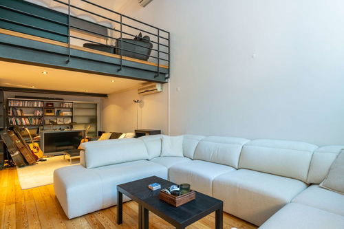 1-bedroom loft with mezzanine, garage and storage on Avenida 24 de Julho 857119170