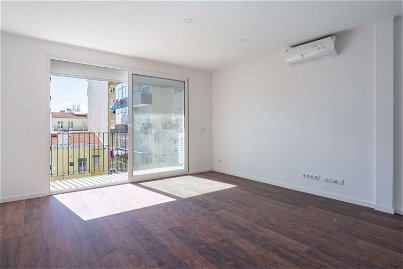 2-bedroom apartment with balcony, close to Saldanha, Arroios 872959345