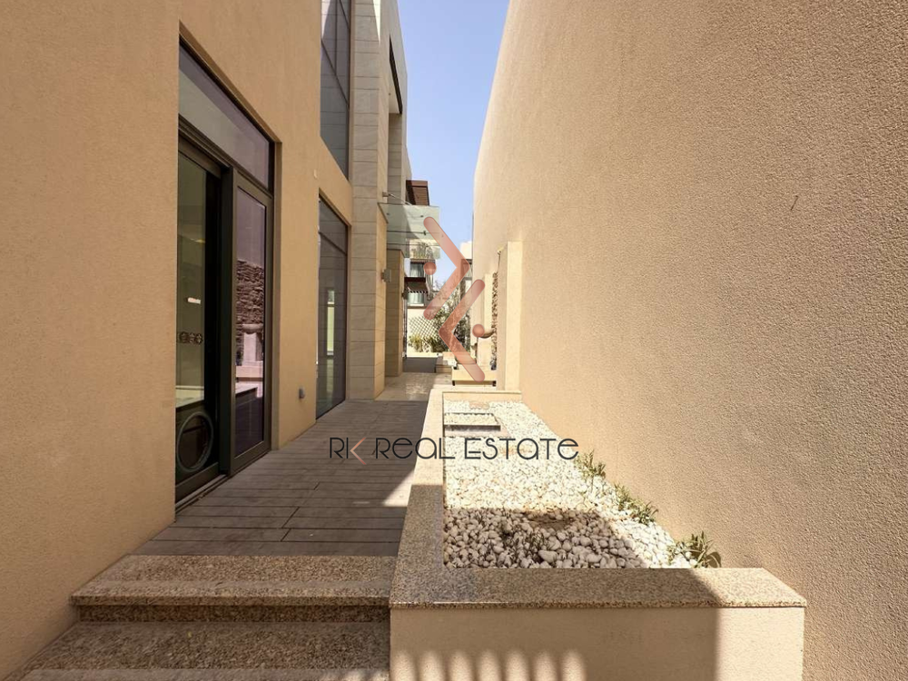 Luxurious Townhouse | W/ PVT Pool | Prime Location 3898006118