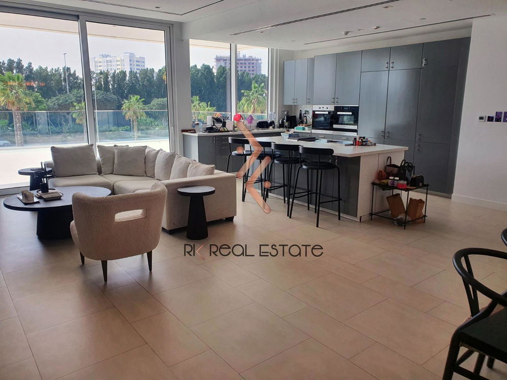 Spacious Modern Apartment | Prime Location 2648290999