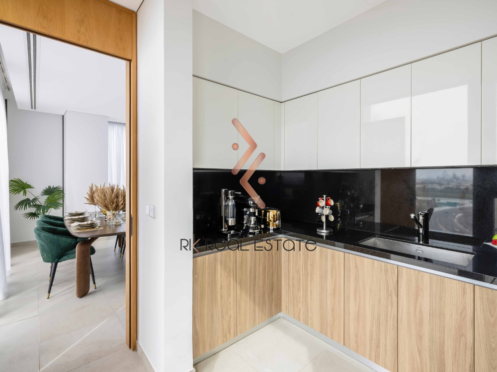 Modern Luxury Apartment | Prime Location 53817258