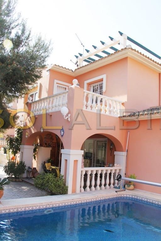 4 Bedrooms Villa in Albir 1844682575