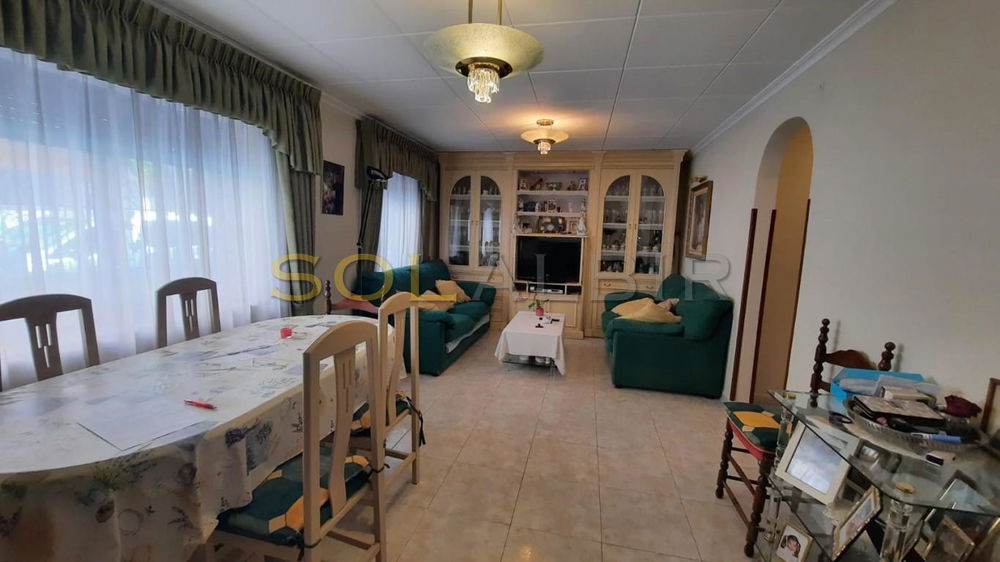 4 Bedrooms Villa in Benidorm 3317403015