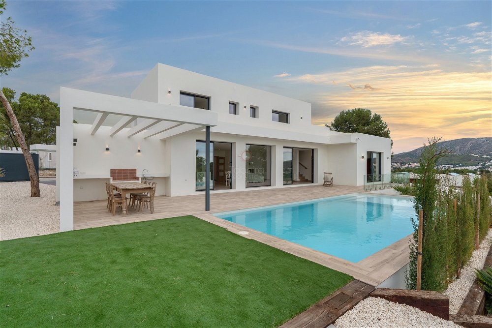 ​A high-quality modern villa for sale in Moraira. 1044117680