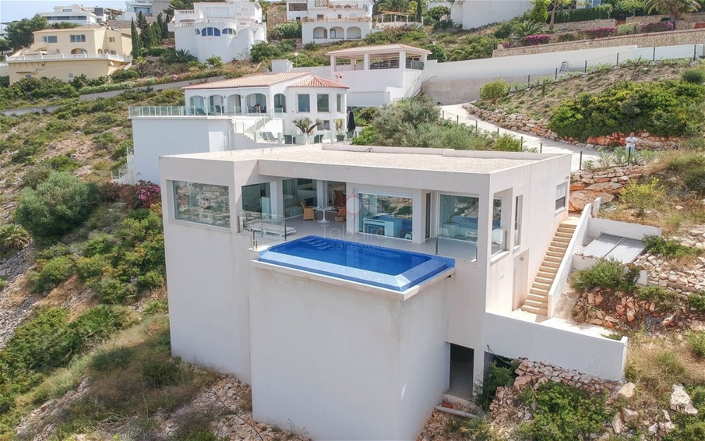 Modern new build villa for sale in Cumbre del Sol. 1207417484