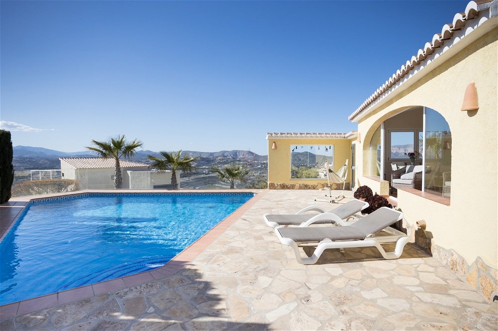 ​Villa with Sea Views in Cumbre del Sol 145764333