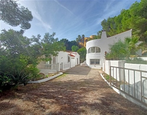 Villa with Two Apartments and Heated Swimming Pool for Sale in Altea. 1464435972