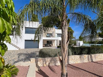 Modern villa with sea views for sale in La Sabatera Moraira 1617502370