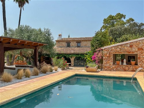 ​Luxurious Finca for sale in Benissa, a few minutes from amenities. 1619586