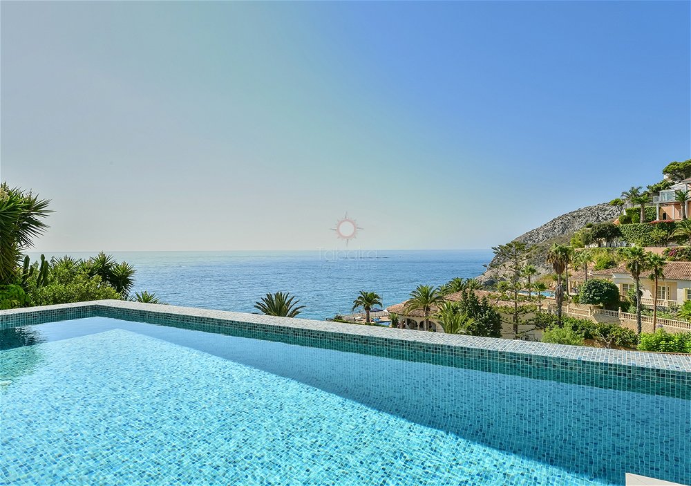 Luxury villa for sale in Calpe next to the beach and Marina 2464395146