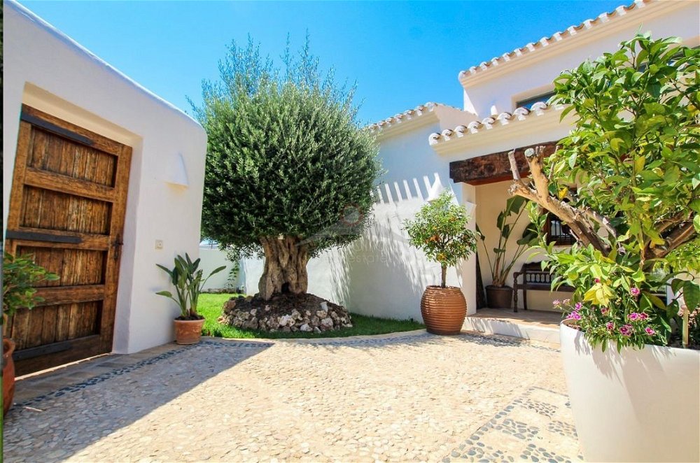 ​Ibiza-style villa for sale next to El Portet beach 685305219