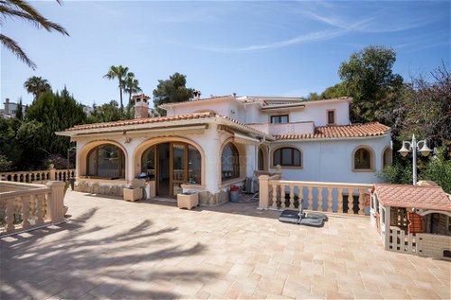 Large Mediterranean Villa located close to El Portet Moraira. 699691350
