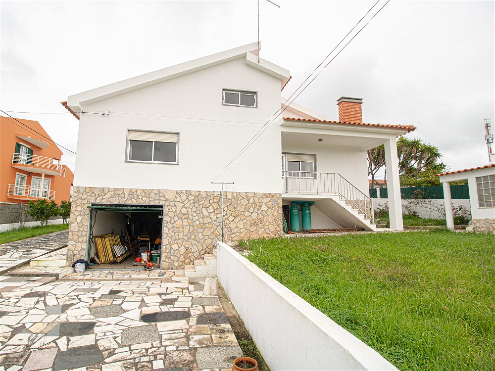 Detached villa located in Nadadouro 3746313741