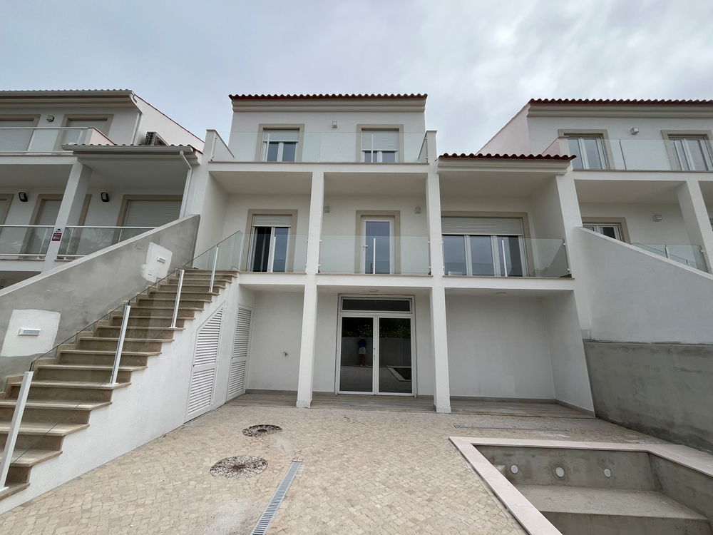 3 Bedroom House in São Martinho do Porto 2313292693