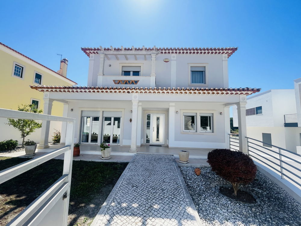 Detached traditional style villa at walking distance to the Obidos lagoon 3033698532