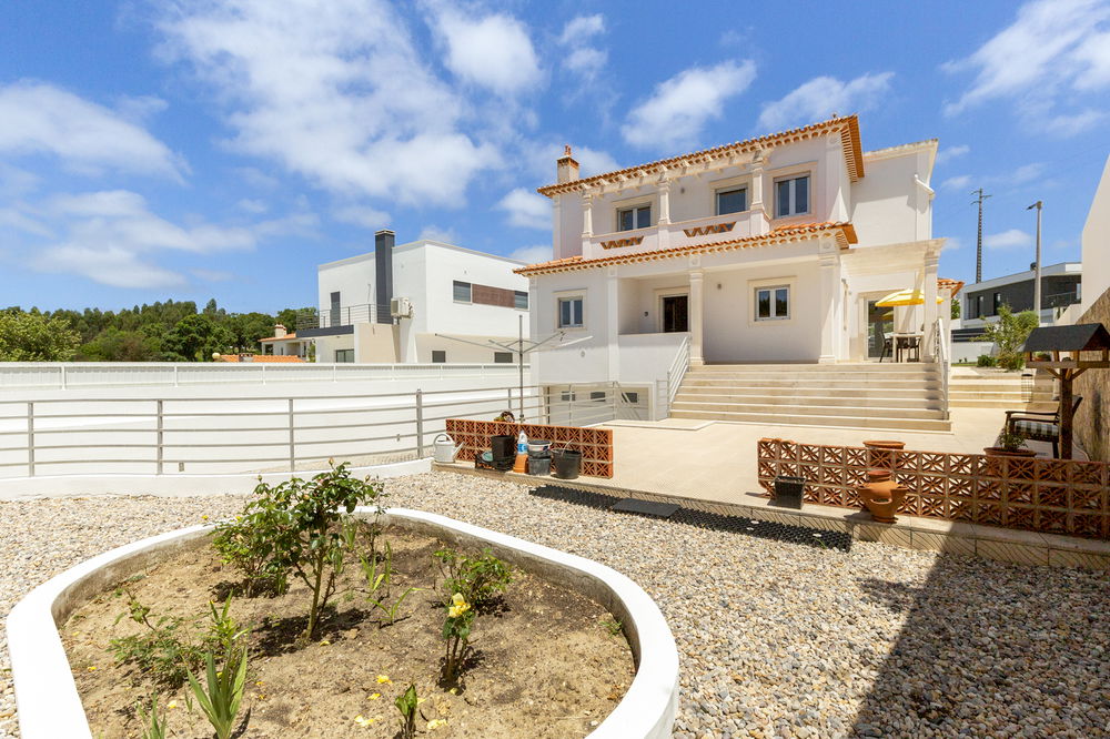 Detached traditional style villa at walking distance to the Obidos lagoon 3033698532