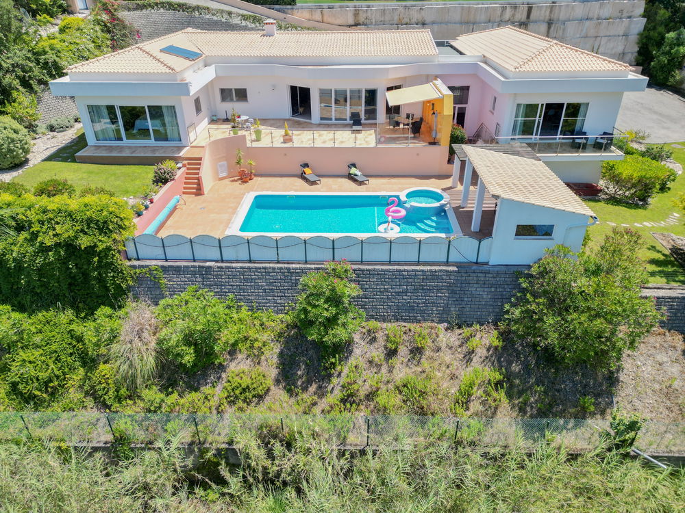 Front line villa on the hills of the Obidos lagoon 1531338630