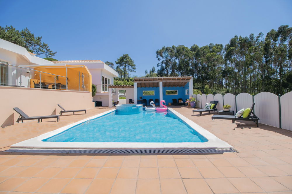 Front line villa on the hills of the Obidos lagoon 1531338630