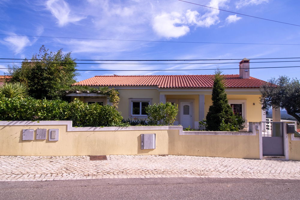 Traditional Portuguese Villa with Private Pool and Unobstructed View 177732968