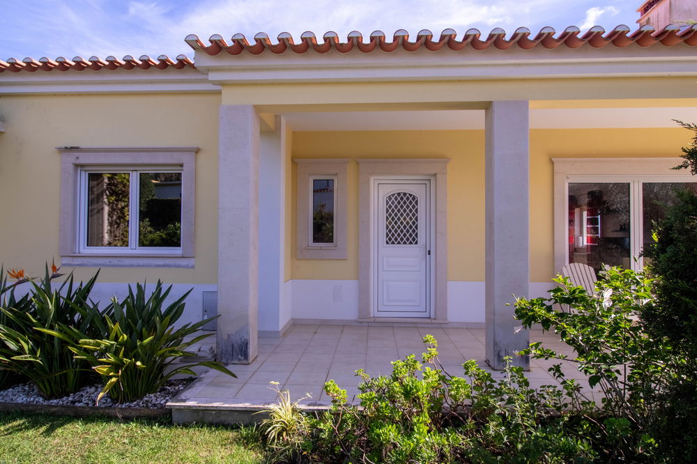 Traditional Portuguese Villa with Private Pool and Unobstructed View 177732968